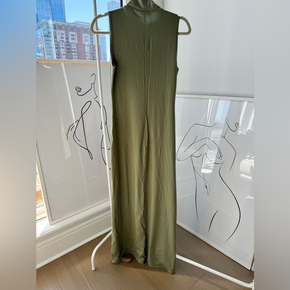 BNWT Reformation Long AXTON Mockneck Knit Dress With Slit - Artichoke - Picture 10 of 11